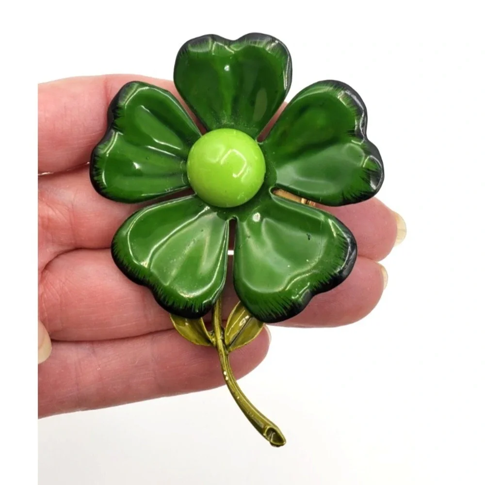 Vtg MCM Hippie Green Enamel Flower Brooch Pin